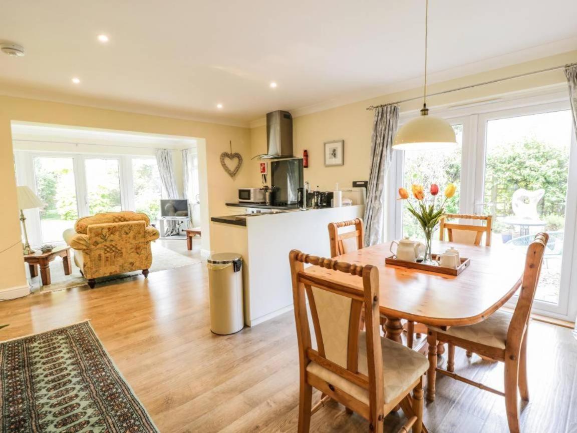 Abbeyside Cottage เคลโซ ภายนอก รูปภาพ